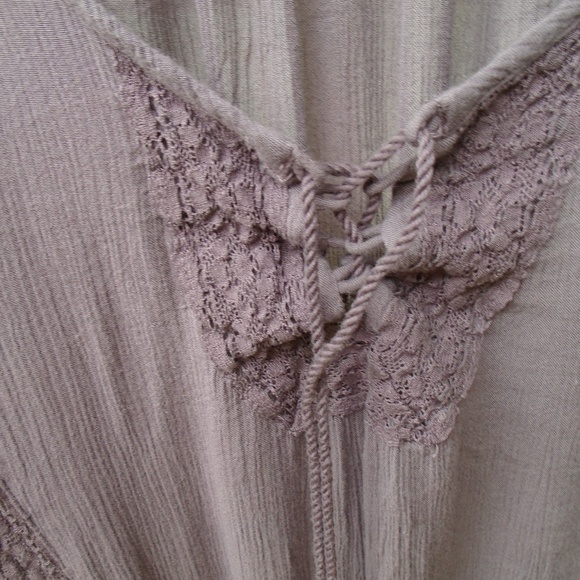 American Eagles outfitters size med. lace trim top - Picture 2 of 6